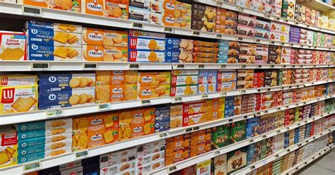 Assortiment d'engrais en magasin