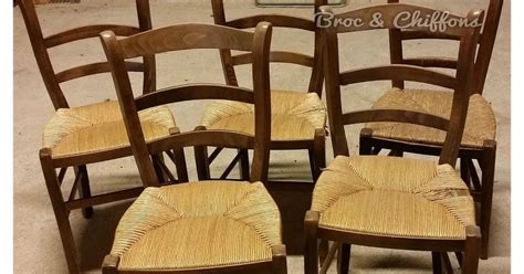 Chaises en paille rénovées avec goût