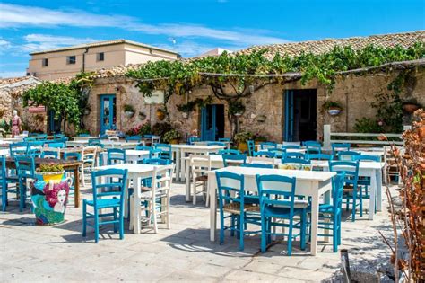 Taverne crétoise avec spécialités locales