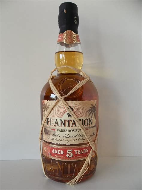Une sélection de bouteilles de rhum Plantation