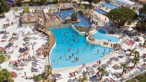 Piscine du Camping Le Vieux Port à Messanges