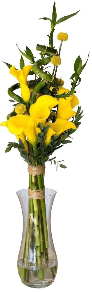 Arrangement floral avec des Callas jaunes coupés