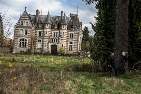 Château abandonné suggérant l'ambiance de la nouvelle