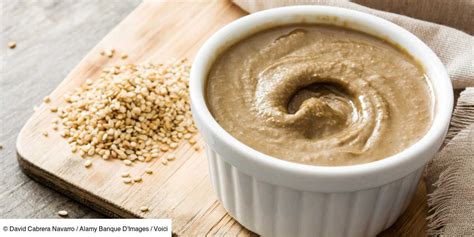 Assortiment de plats utilisant le tahini