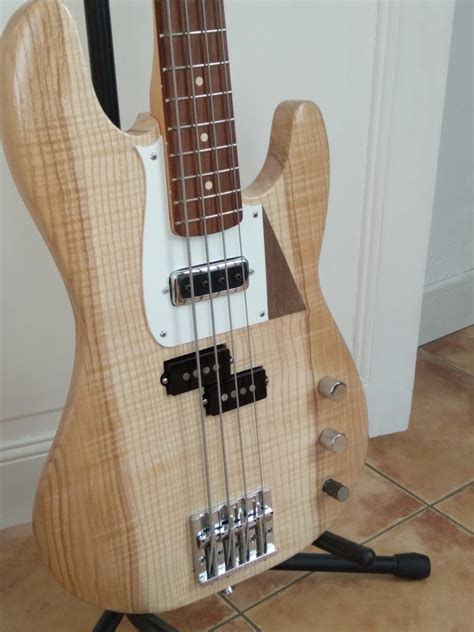 Pièces de bois débitées pour la lutherie