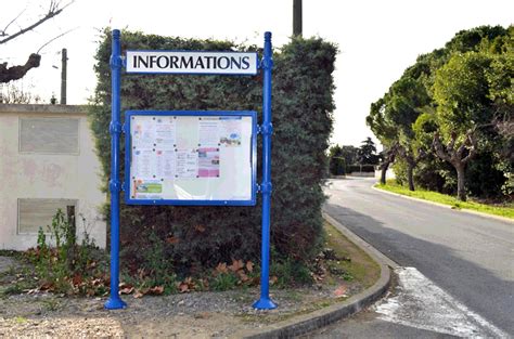Panneau d'information municipal