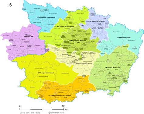 Carte du Maine-et-Loire avec des symboles représentant les producteurs et consommateurs de bois énergie