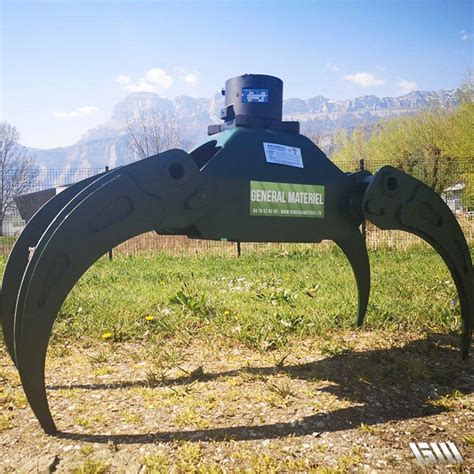 Grappin forestier en action