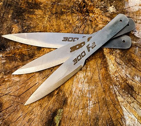 Schéma du couteau de lancer empoisonné trouvé chez le receleur