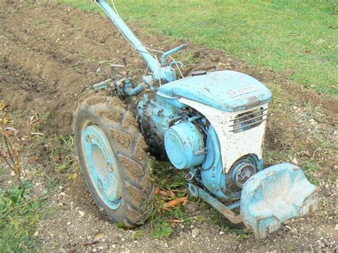 Schéma de l'évolution des motoculteurs Staub PPX par années