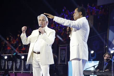 Benny Hinn en train de prêcher