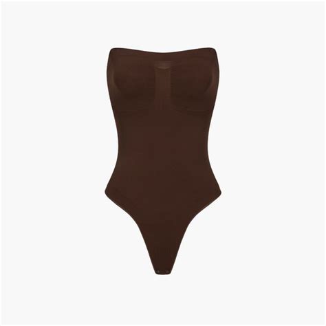 Exemples de tenues avec un body sans bretelles