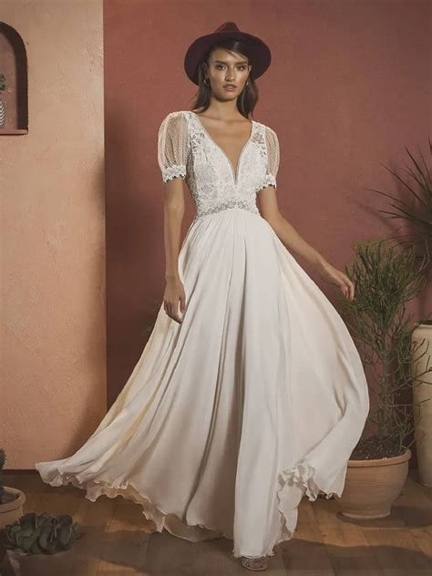 Illustration d'une robe de mariée style empire
