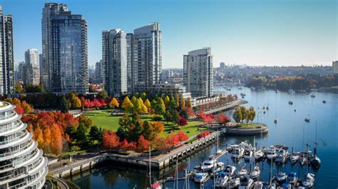 Ville canadienne intégrant la nature dans son paysage urbain