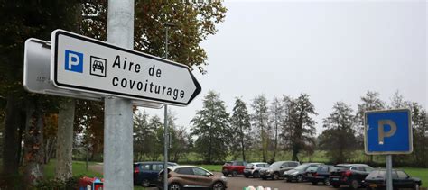 Image d'un panneau indiquant l'aire de camping-car