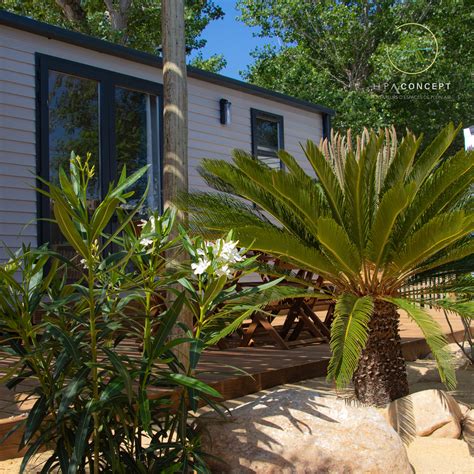 Exemples d'aménagement paysager autour d'un mobil-home
