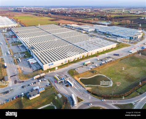 Vue aérienne stylisée des 7000m² de culture à Moriviller