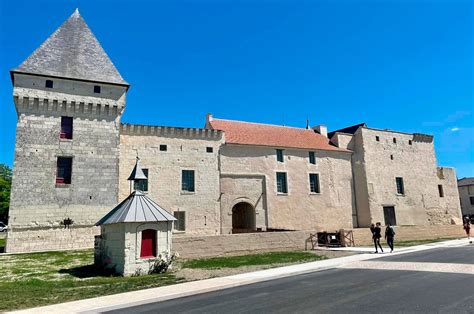 Château de Monts sur Guesnes