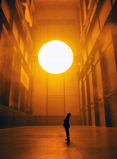 Installation lumineuse d'Olafur Eliasson