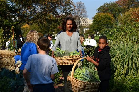 Michelle Obama inaugurant le potager de la Maison-Blanche