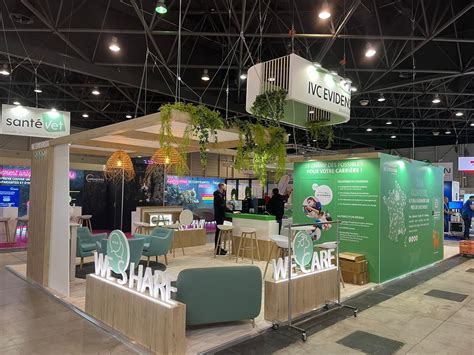 Image d'un salon bio avec des stands et des visiteurs