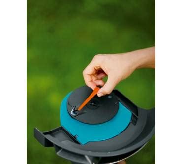Gardena AccuCut 400 Li in action