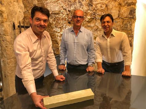 Gérard Gatti, parfumeur de Geodora, dans son atelier à Montauroux