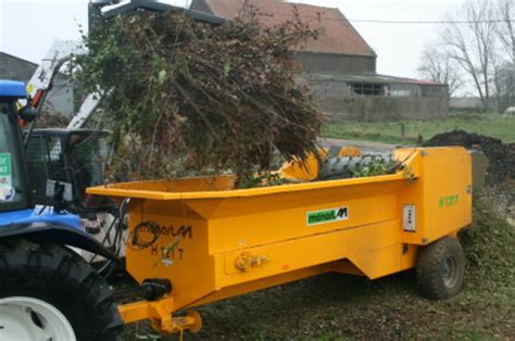 Camion broyeur de déchets verts