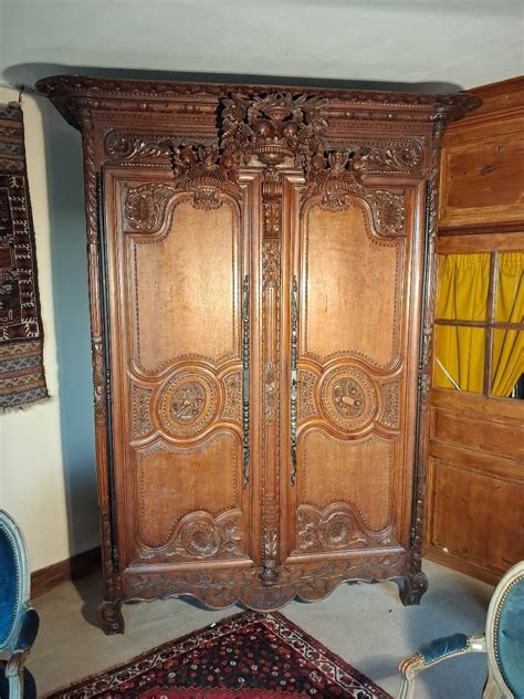 sculptures armoire normande