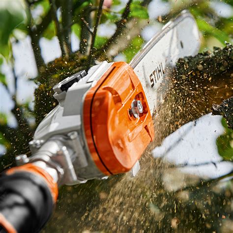 Perche élagueuse STIHL en action