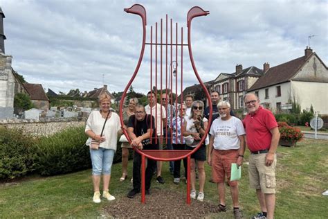 Photo de la lyre de distribution installée au potager