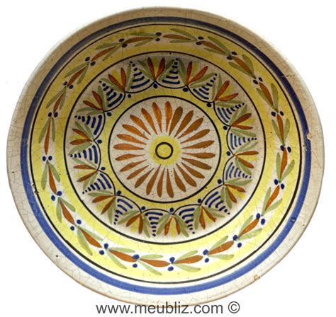 Motifs typiques de la faïence de Rouen