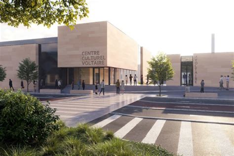 Vue panoramique d'un centre culturel accueillant une foule diversifiée