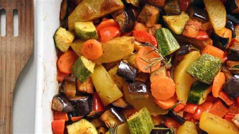 légumes découpés et prêts pour la cuisson au four
