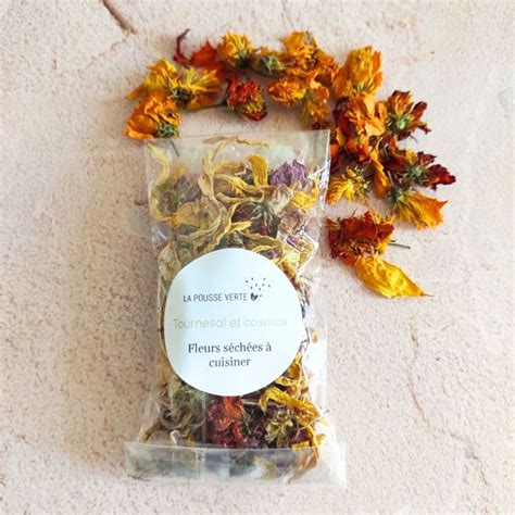 Composition de diverses fleurs et herbes séchées comestibles