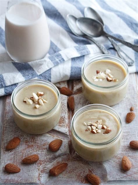 Plat préparé avec du lait d'amande (ex: smoothie ou dessert)