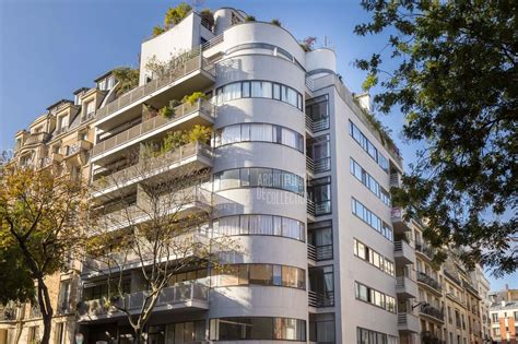 Vue extérieure d'un appartement moderne dans le lotissement Les Ibis
