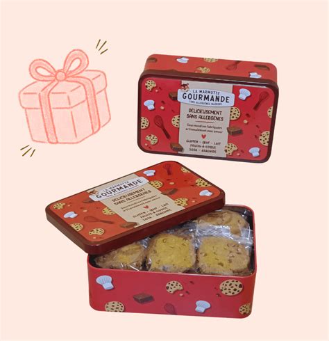 Boîte en métal remplie de cookies conservés