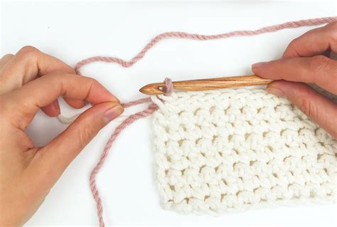 Photo montrant le démêlage des racines avec un crochet
