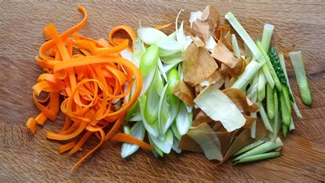 Exemple de chips d'épluchures de légumes colorées