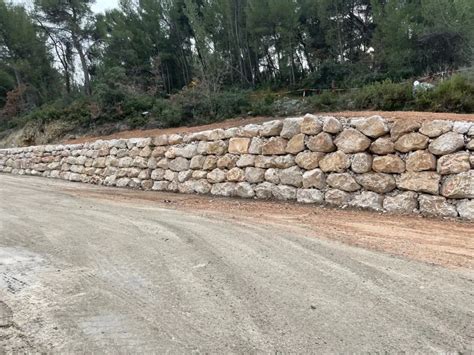 Mur de soutènement en enrochement