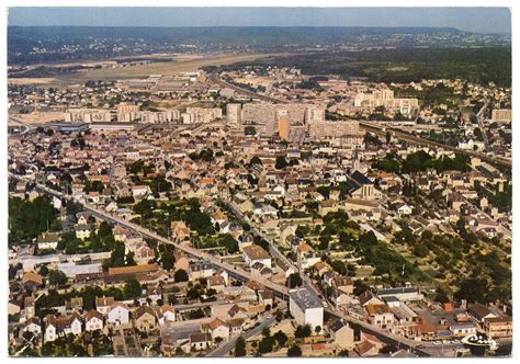 Vue aérienne des Mureaux avec les zones de rénovation