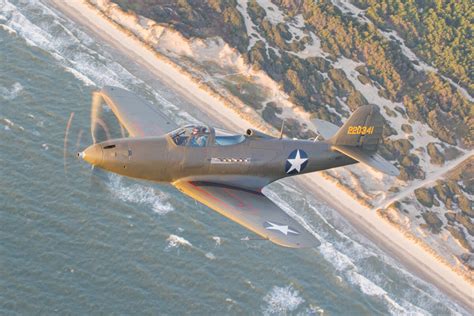 P-39 Airacobra en vol