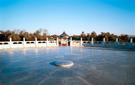 Temple circulaire des Yoginis à ciel ouvert