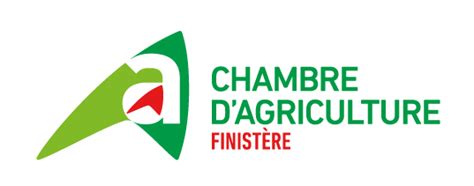 Photo de la Chambre d'Agriculture du Finistère taguée et couverte de fumier
