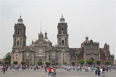 Cathédrale de Mexico avec ses tassements différentiels