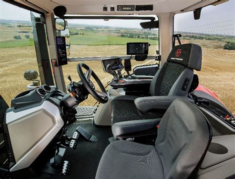 Intérieur cabine Massey Ferguson 1700 M