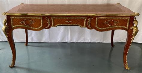 Bureau plat style Louis XV