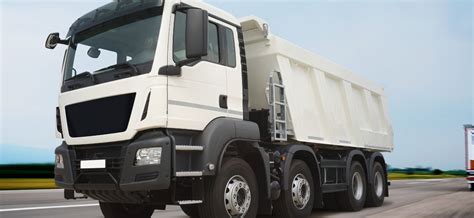 Schéma illustrant les différentes configurations de camions bennes et remorques pour l'agriculture