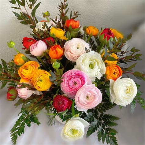 bouquet de renoncules multicolores